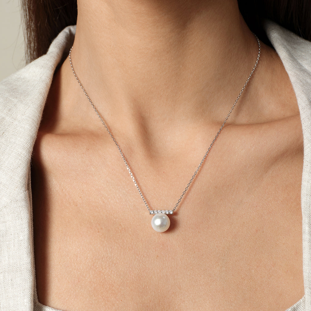 Aura Pearl PLN0139-SW Edison pearl pendant necklace worn