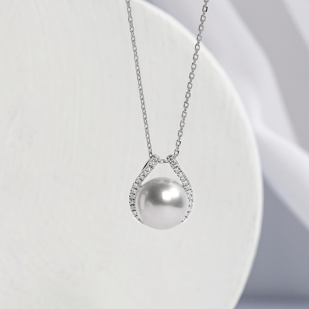 Aura Pearl PLN0237-SW Edison pearl pendant necklace detail