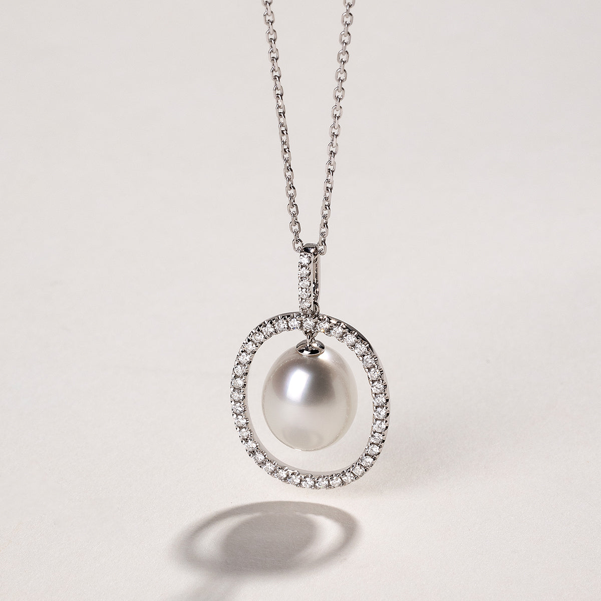 Aura Pearl PLN0379-SW pearl cubic zirconia necklace detail