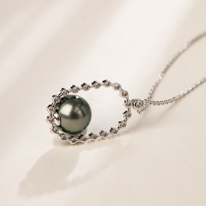 Aura Pearl PLN0884-SW cubic zirconia and Tahitian pearl pendant detail