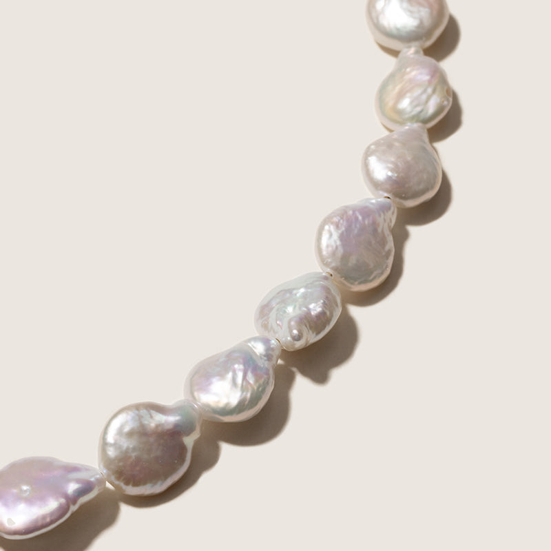 Baroque iridescent freshwater pearl strand necklace clasp detail